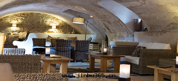 Basements refuse to be hipsters！